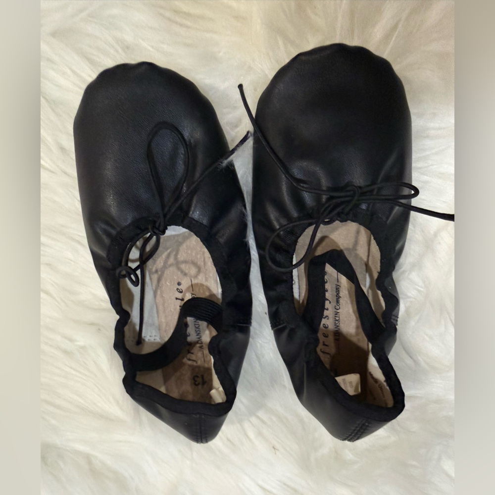 Freestyle Girls Black Ballet Flats